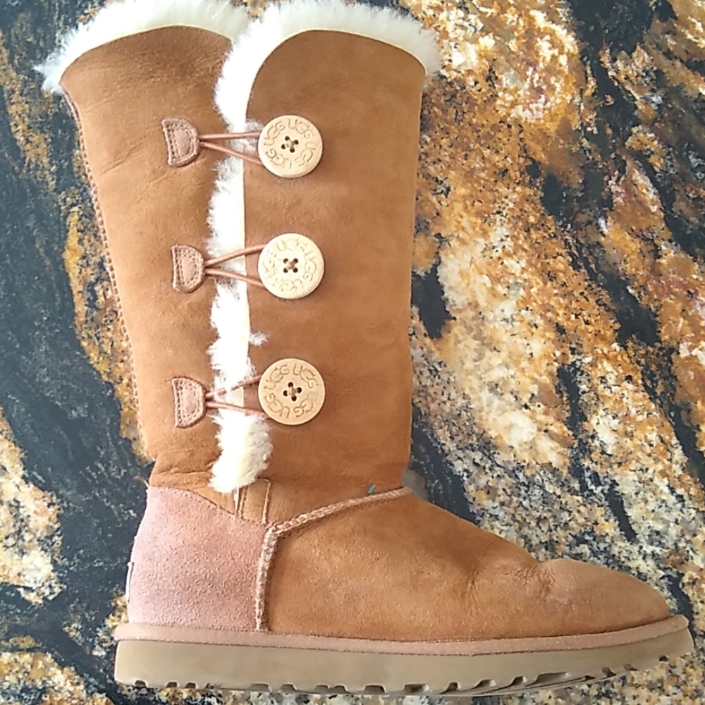 UGGS Button up boots